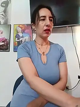 Snapshot of christine-x chatting on 6, 7, 2026 christine-x online show from 6, 7, 2026