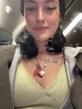 Melissa crazy online show from 23, 10, 2025