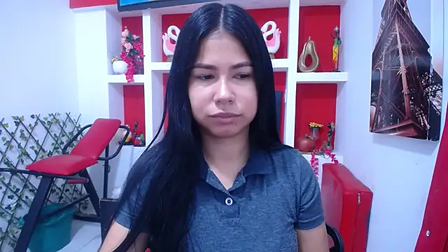 Letty Plugxo online show from 10, 11, 2025