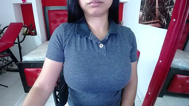 Letty Plugxo online show from 17, 9, 2025