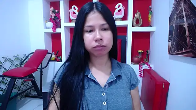 Letty Plugxo online show from 15, 10, 2025