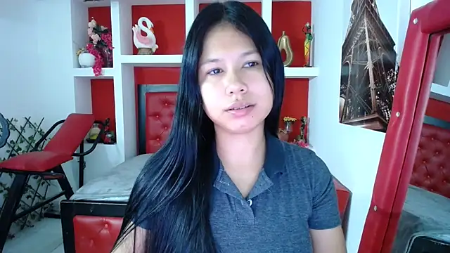 Letty Plugxo online show from 25, 9, 2025