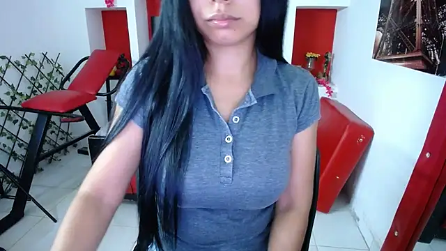 Letty Plugxo online show from 16, 9, 2025