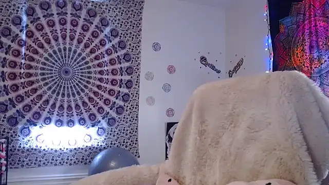 kellywildnnout online show from 19, 2, 2025