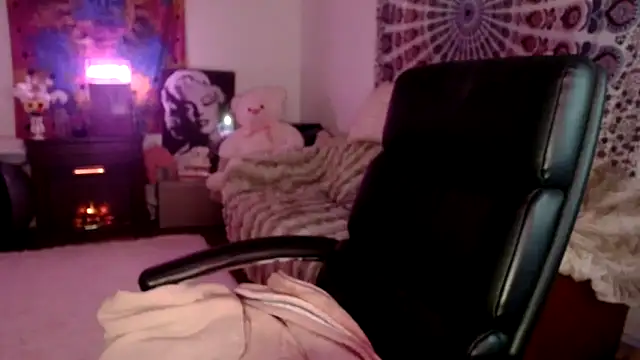 kellywildnnout online show from 27, 10, 2025