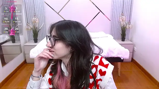 Snapshot of LenaRoses chatting on 7, 11, 2025 LenaRoses online show from 7, 11, 2025