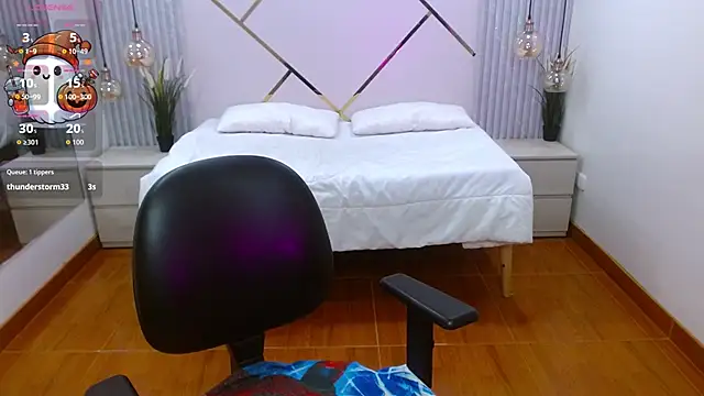 Snapshot of LenaRoses chatting on 23, 10, 2025 LenaRoses online show from 23, 10, 2025