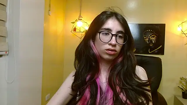 Snapshot of LenaRoses chatting on 4, 3, 2025 LenaRoses online show from 4, 3, 2025