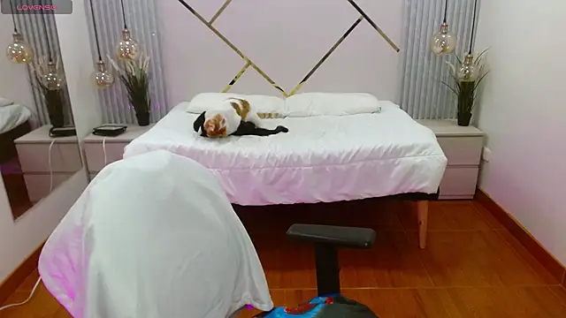 Snapshot of LenaRoses chatting on 13, 9, 2025 LenaRoses online show from 13, 9, 2025