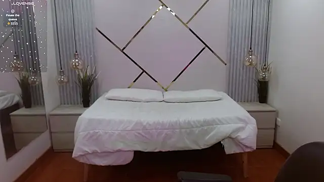 Snapshot of LenaRoses chatting on 16, 10, 2025 LenaRoses online show from 16, 10, 2025