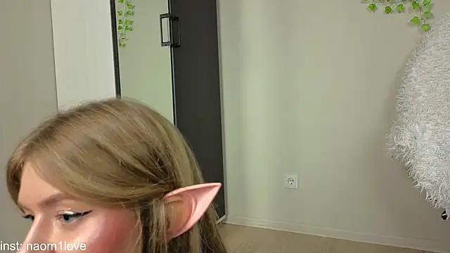 Naomi Girly online show from 4, 11, 2025