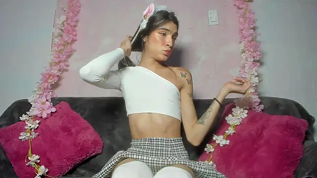 Chaminela 27 online show from 5, 11, 2025