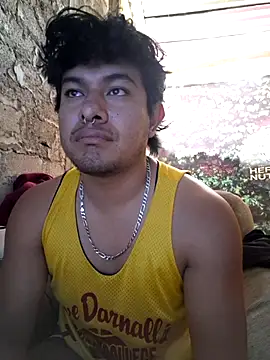 Snapshot of GusssHOT chatting on 7, 4, 2026 GusssHOT online show from 7, 4, 2026