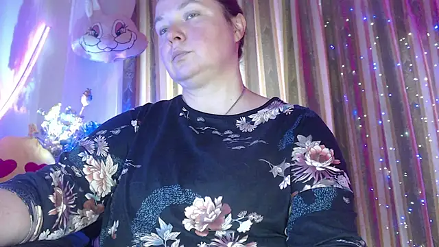 amorelara online show from 10, 7, 2026