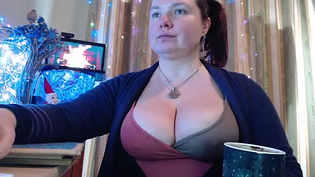 amorelara online show from 7, 2, 2026