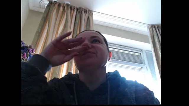 amorelara online show from 28, 9, 2025