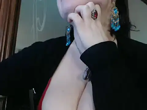 amorelara online show from 7, 3, 2025