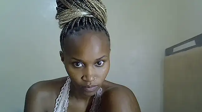 Trapqueen  online show from 11, 12, 2024