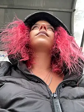 RiriRoseey online show from 15, 11, 2025