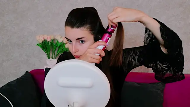 Miss Arwen online show from 11, 9, 2025