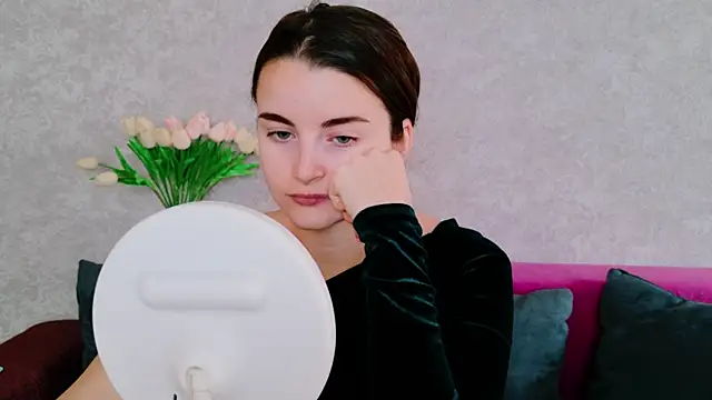 Miss Arwen online show from 6, 10, 2025