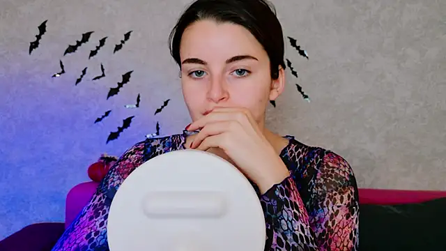 Miss Arwen online show from 8, 10, 2025