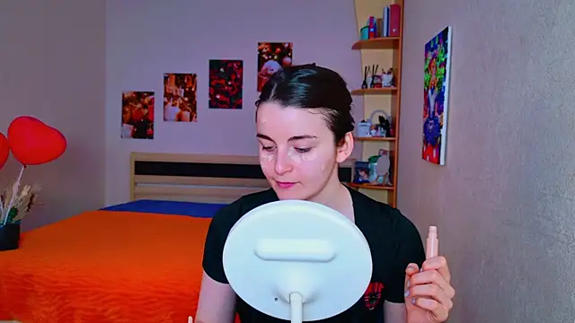 Miss Arwen online show from 7, 3, 2025