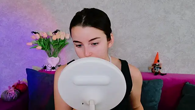 Miss Arwen online show from 7, 10, 2025