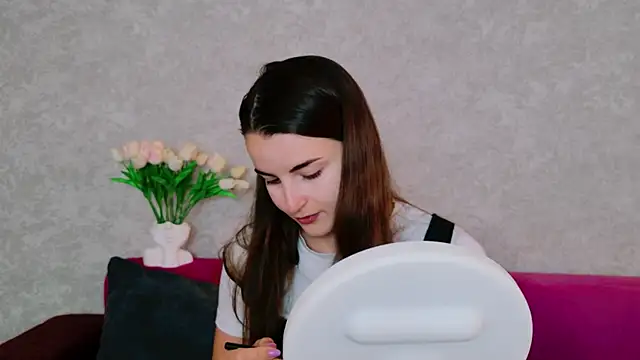 Miss Arwen online show from 10, 9, 2025