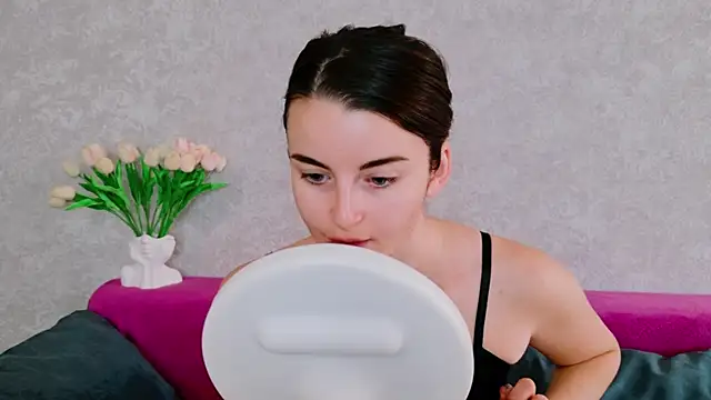 Miss Arwen online show from 2, 10, 2025