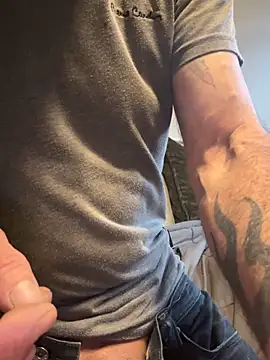 Shyboy817 online show from 18, 12, 2025