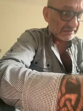 Shyboy817 online show from 18, 9, 2025