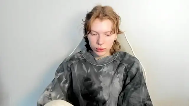 StellaDavis online show from 10, 3, 2026