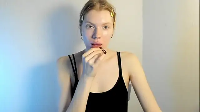 StellaDavis online show from 7, 11, 2025