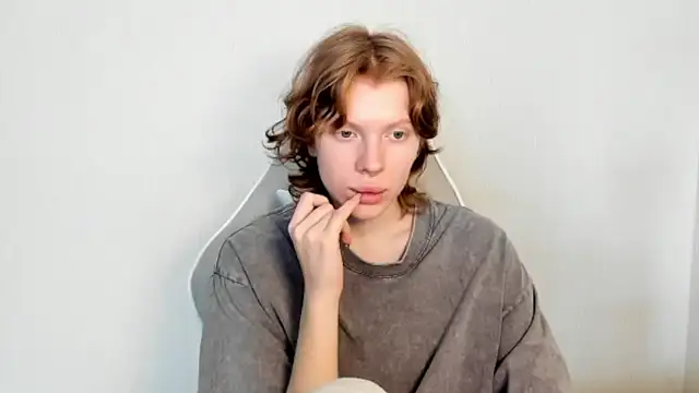 StellaDavis online show from 5, 3, 2026