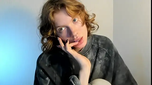 StellaDavis online show from 10, 10, 2025