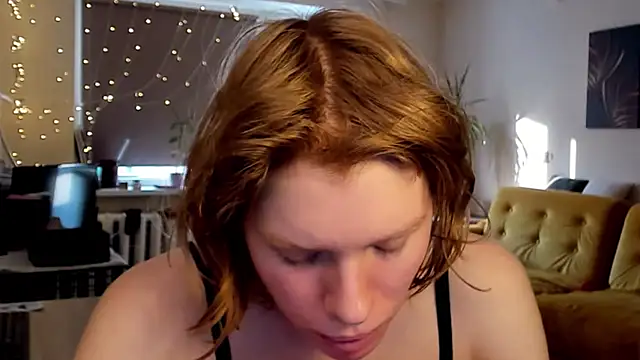 StellaDavis online show from 25, 2, 2025