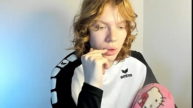 StellaDavis online show from 14, 10, 2025