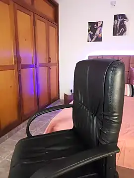 charlotte bayron02 online show from 12, 4, 2026