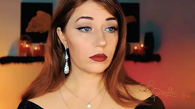 MissBeverlyMills online show from 2, 11, 2025