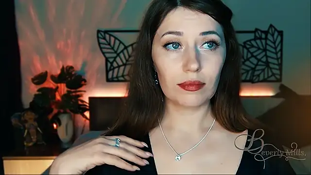 MissBeverlyMills online show from 25, 1, 2025