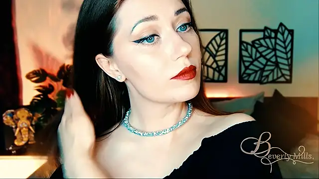 MissBeverlyMills online show from 22, 3, 2025