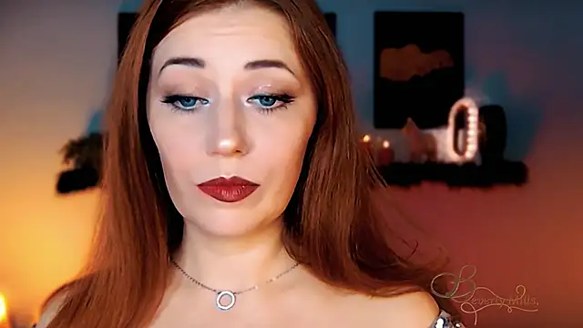 MissBeverlyMills online show from 15, 11, 2025