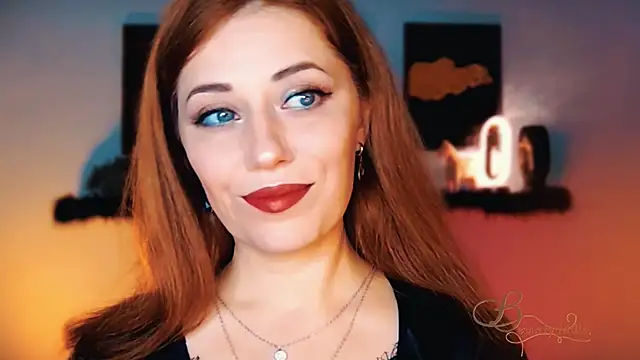 MissBeverlyMills online show from 16, 11, 2025