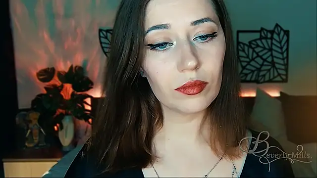 MissBeverlyMills online show from 17, 1, 2025