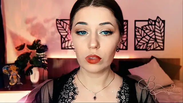 MissBeverlyMills online show from 9, 3, 2025