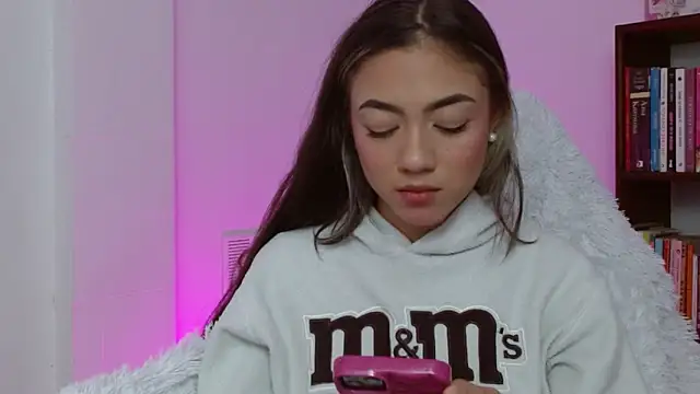 hantonella  online show from 2, 12, 2025