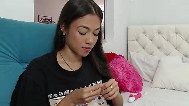 hantonella  online show from 17, 2, 2025