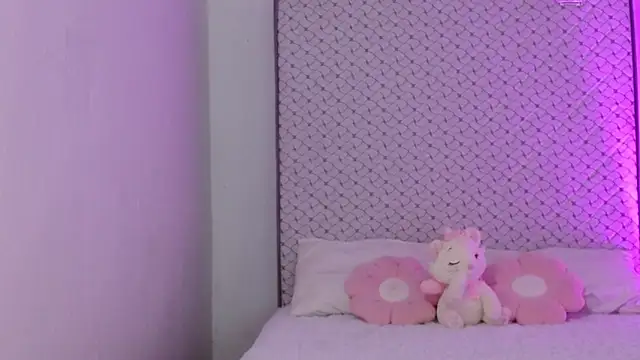 hantonella  online show from 13, 4, 2026