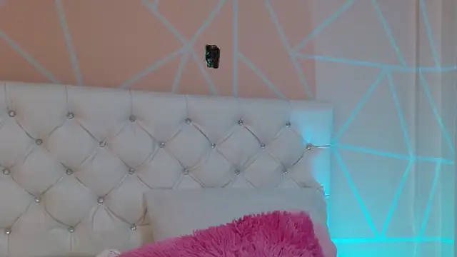 hantonella  online show from 8, 10, 2025